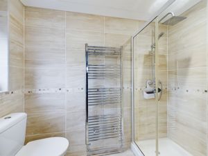 En-suite- click for photo gallery
